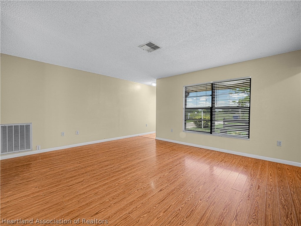 1205 Killarney Dr, Sebring, FL 33870 photo
