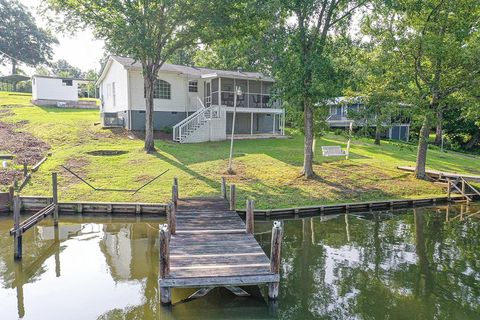 Single Family Residence in Cross Hill SC 358 Lake Breeze Rd.jpg