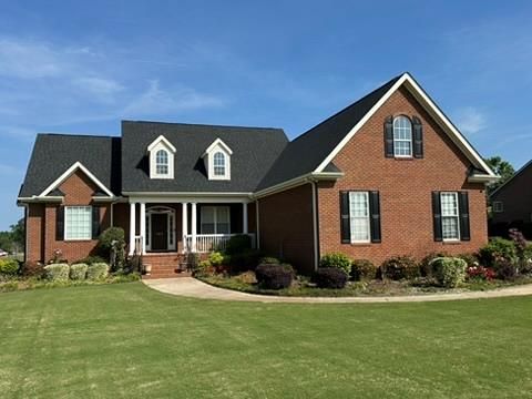 Single Family Residence in Greenwood SC 107 Sand Trap Ln.jpg