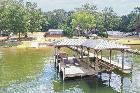 Single Family Residence in Cross Hill SC 2389 Pineland Shores Circle.jpg
