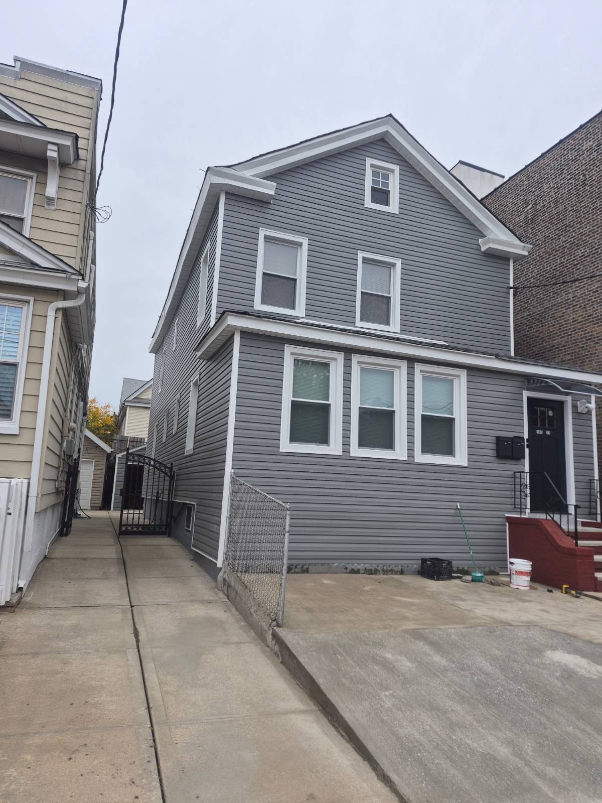 103 37 116th St, Richmond Hill, NY 11419