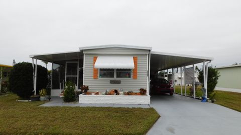 Manufactured Home in Bradenton FL 6404 Honolulu Drive.jpg