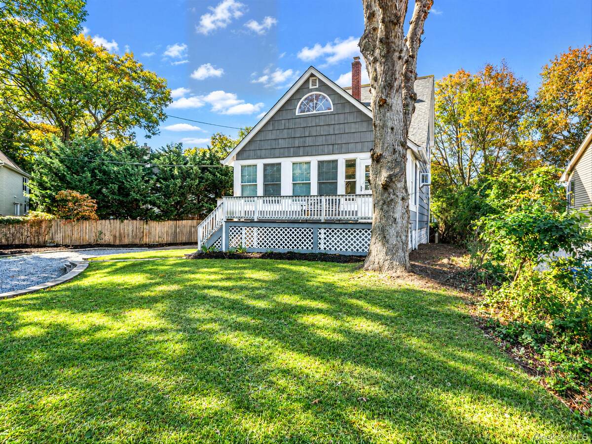 318 Sound Beach Blvd, Sound Beach, NY 11789 photo