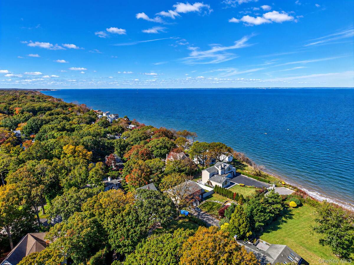 318 Sound Beach Blvd, Sound Beach, NY 11789