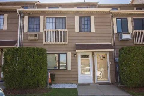165 Lamped Loop, Staten Island, NY 10314