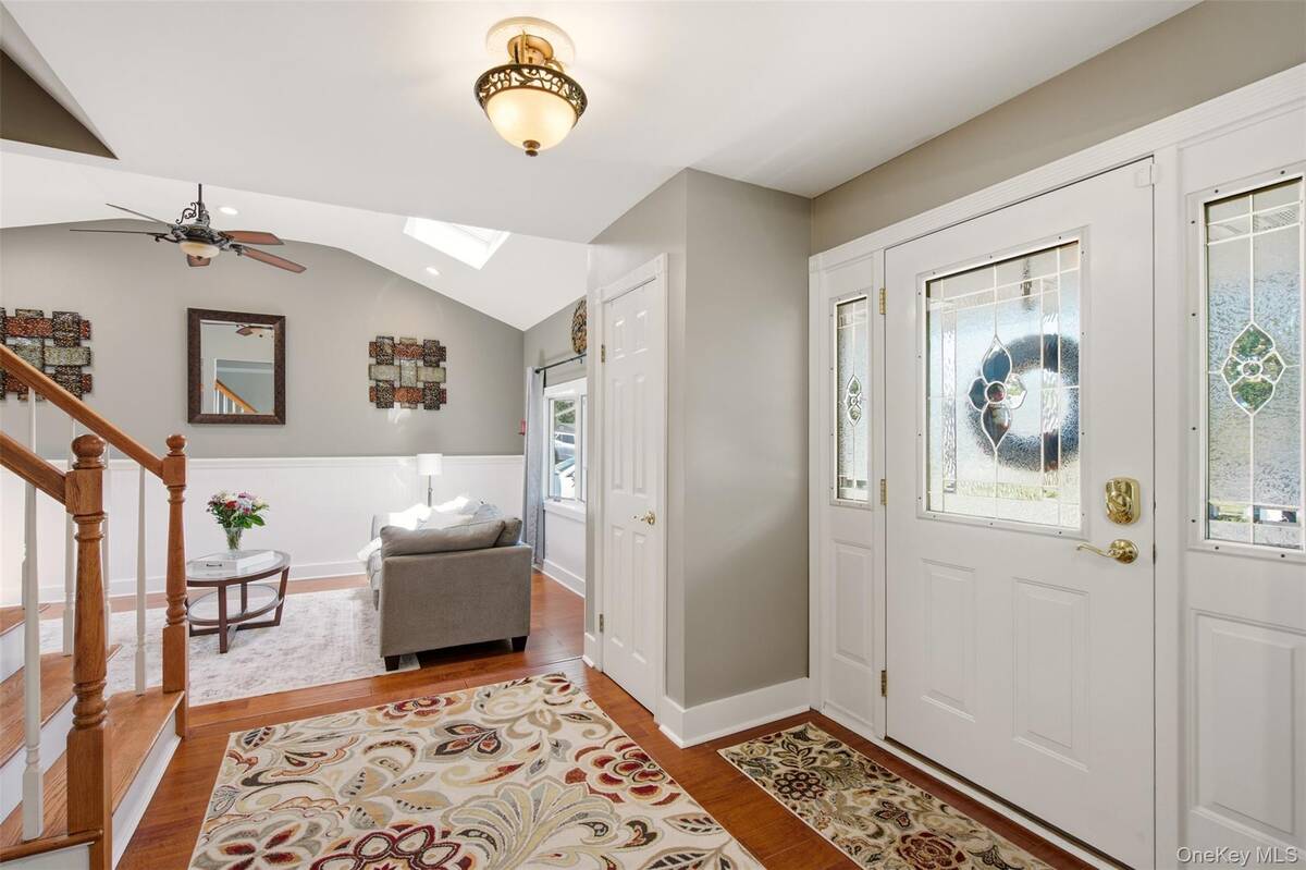 18 Executive Dr, Hauppauge, NY 11788 photo