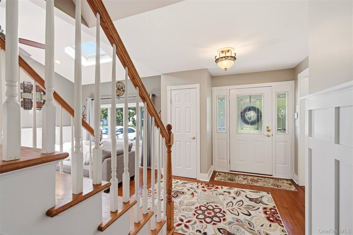 18 Executive Dr, Hauppauge, NY 11788 photo
