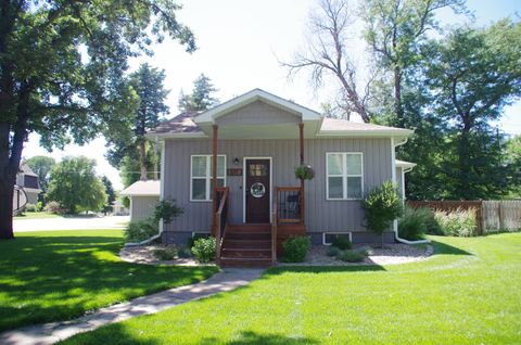 Single Family Residence in Broken Bow NE 611 N 9th Ave.jpg