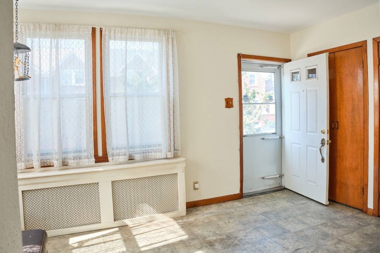 332 Beach 91 St, Rockaway Beach, NY 11693 photo