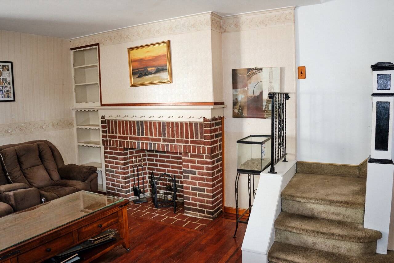 332 Beach 91 St, Rockaway Beach, NY 11693 photo