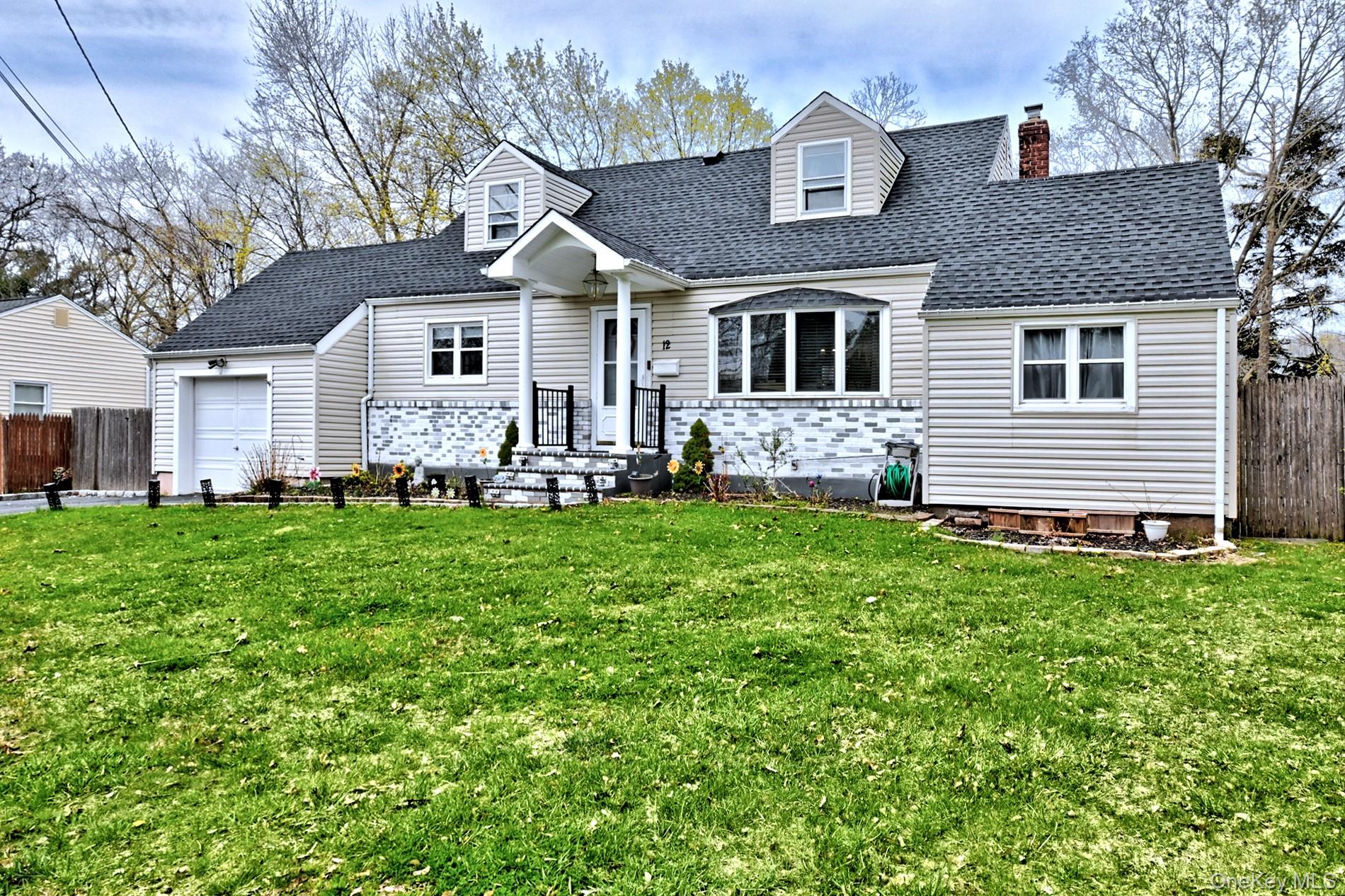 12 Bruce Ln, Kings Park, NY 11754 photo