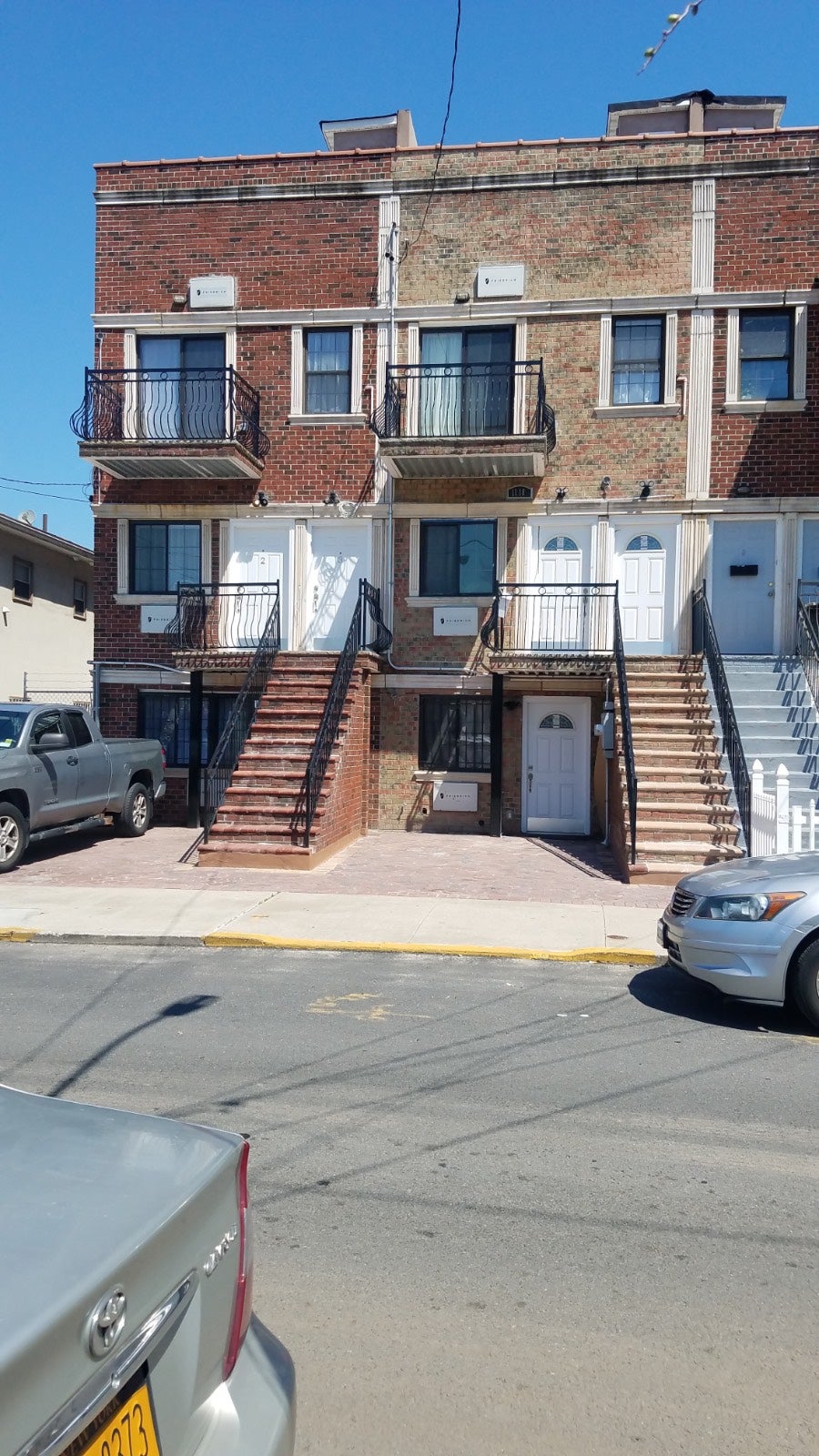 11 20 Foam Pl, Far Rockaway, NY 11691