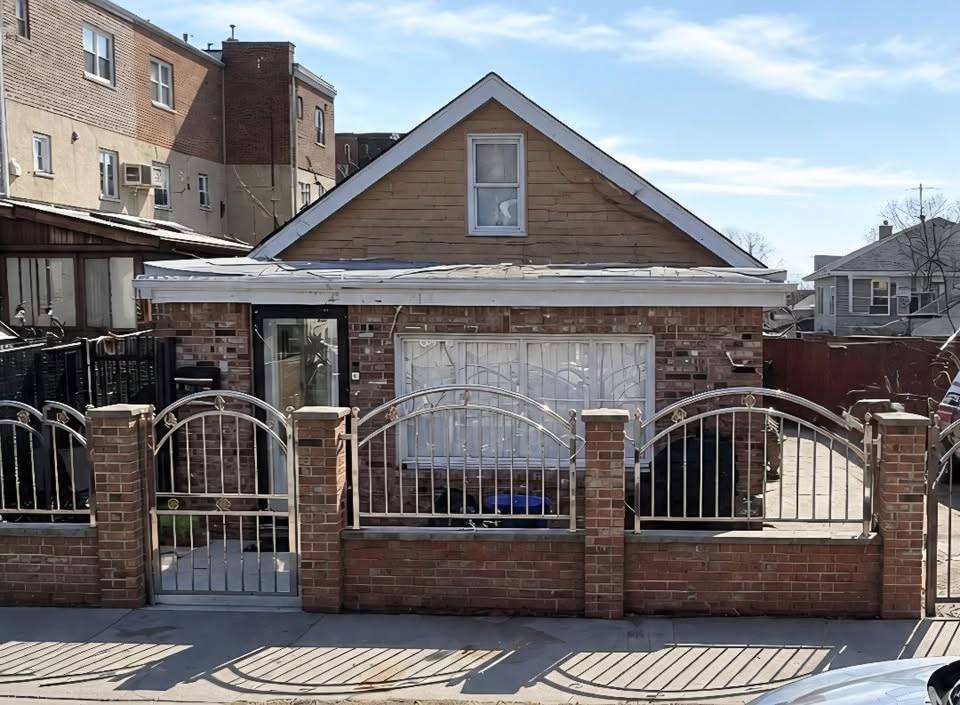 2738 Mile Ave, Bronx, NY 10465