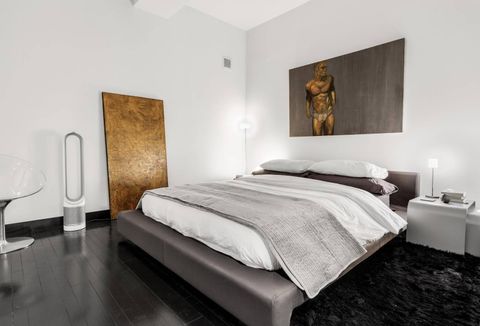 Condominium in New York NY 20 Pine Street #516 4.jpg