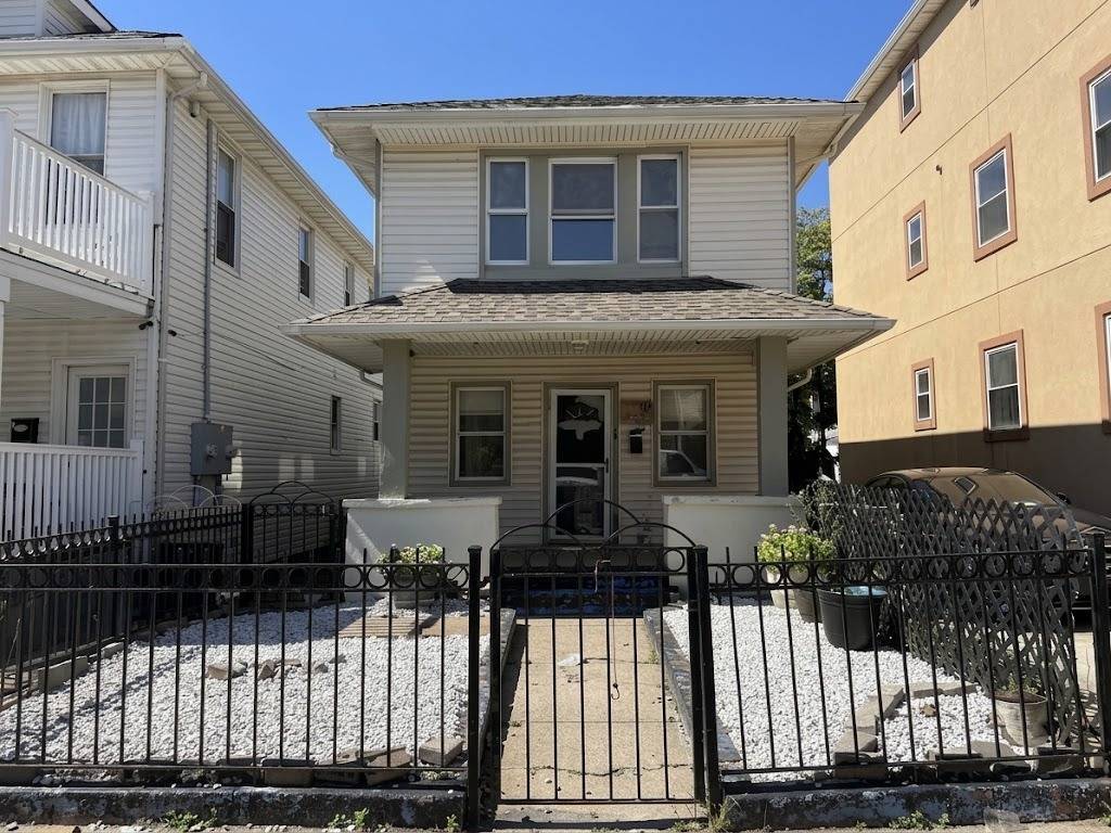 149 Beach 27 St, New York, NY 11691