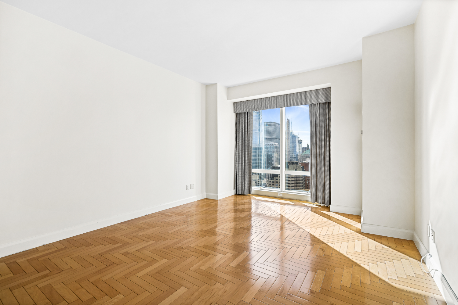Condominium in New York NY 845 United Nations Plaza #52C 5.jpg