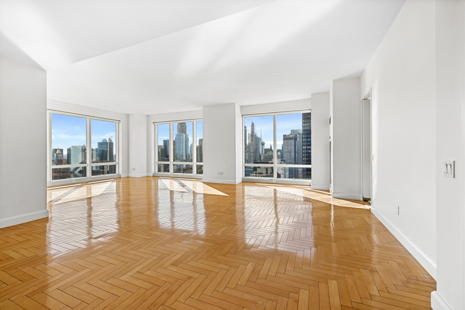 Condominium in New York NY 845 United Nations Plaza #52C 2.jpg