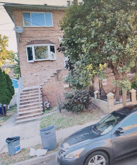 Single Family Residence in Bronx NY 266 Swinton Ave.jpg