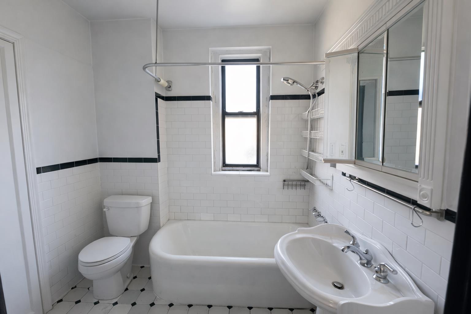1825 Riverside Dr #5 B, New York, NY 10034 photo