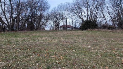  in Auburn NE 2460 Whitlow Avenue #1.jpg