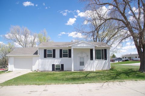 Single Family Residence in Broken Bow NE 512 Sioux Lane.jpg