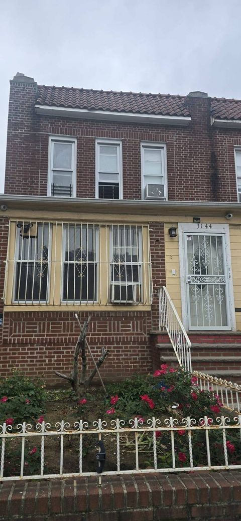  in East Elmhurst NY 31-44 84th Street.jpg