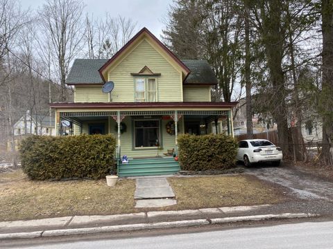 Single Family Residence in Fleischmanns NY 884 Main Street.jpg