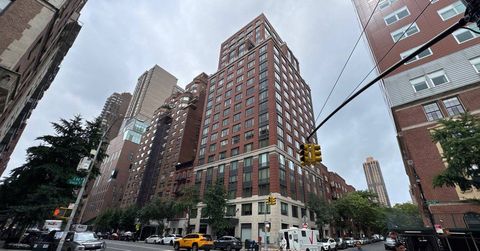 Condominium in New York NY 90 East End Avenue #10B.jpg