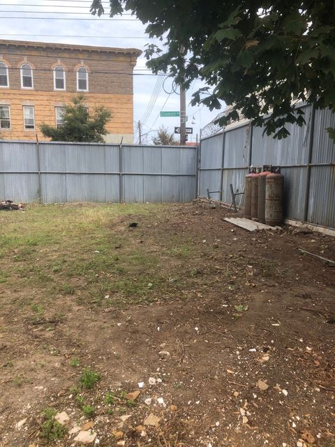  in Brooklyn NY 674 GlenmoreAve.jpg