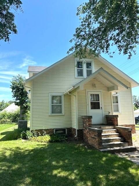 Single Family Residence in Wausa NE 301 E. Roosevelt St.jpg
