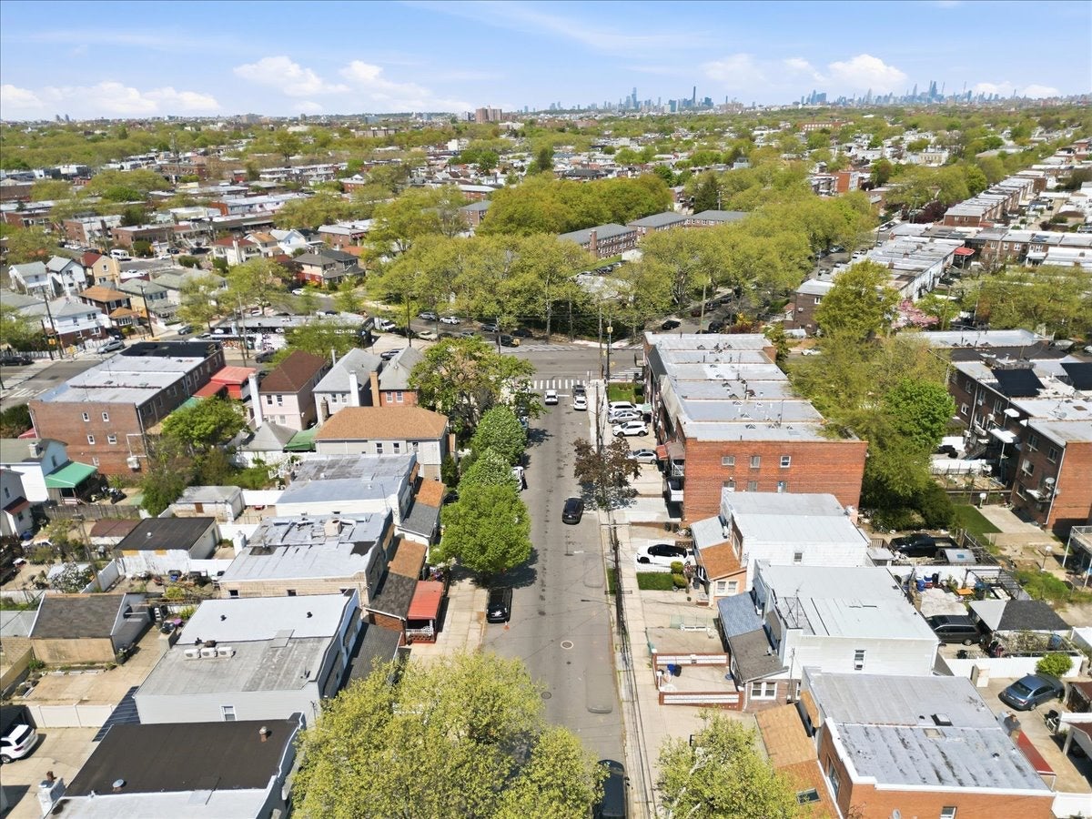 2069 E 55th St, Brooklyn, NY 11234 photo