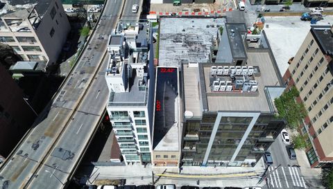 in Long Island City NY 42-40 Crescent St.jpg