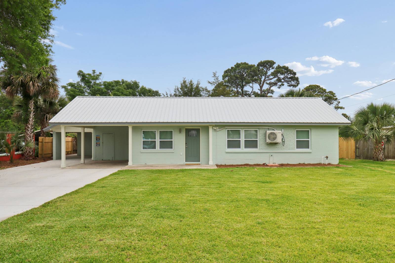 605 Edgewater Dr, Pensacola, FL 32507