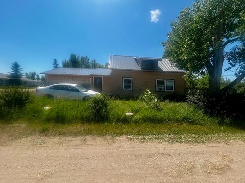 Single Family Residence in Wildrose ND 402 Fisk St.jpg