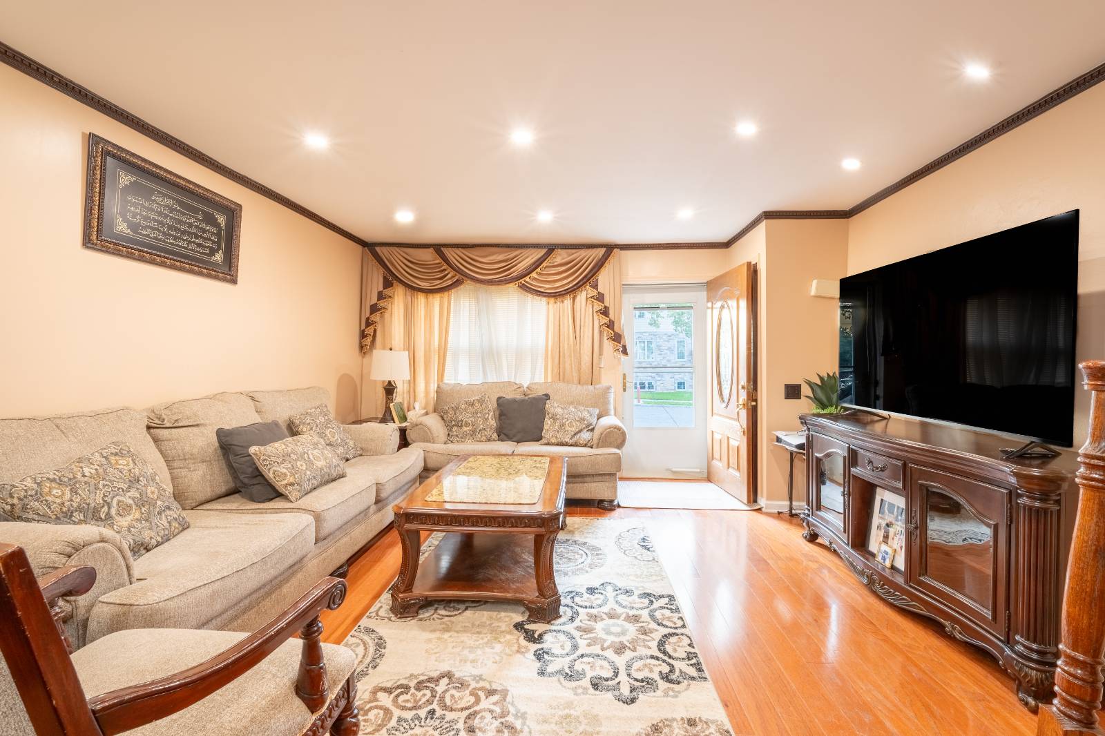 326 Virginia Ave, Staten Island, NY 10305 photo