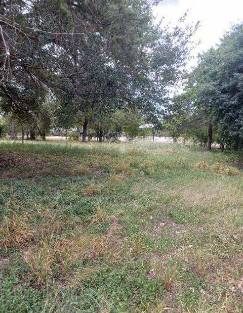 Single Family Residence in Beeville TX 2376A Cox St.jpg