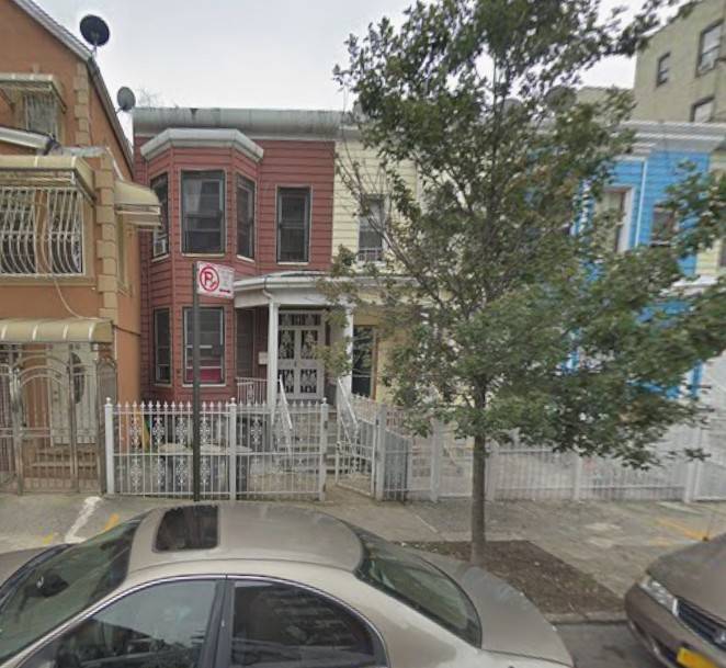 212 179th St, Bronx, NY 10457