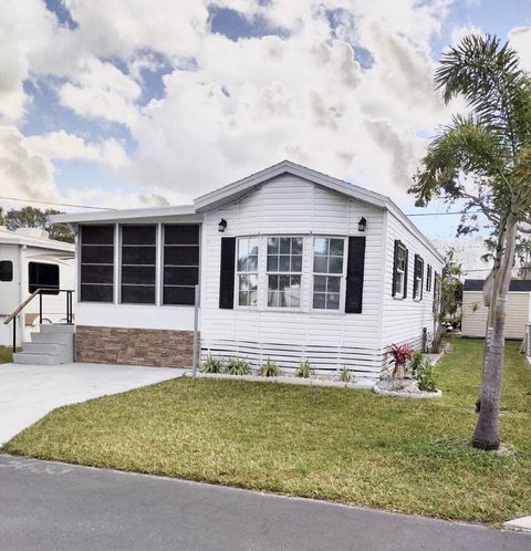 Manufactured Home in Bradenton FL 5633 4th Ave W St #5633.jpg