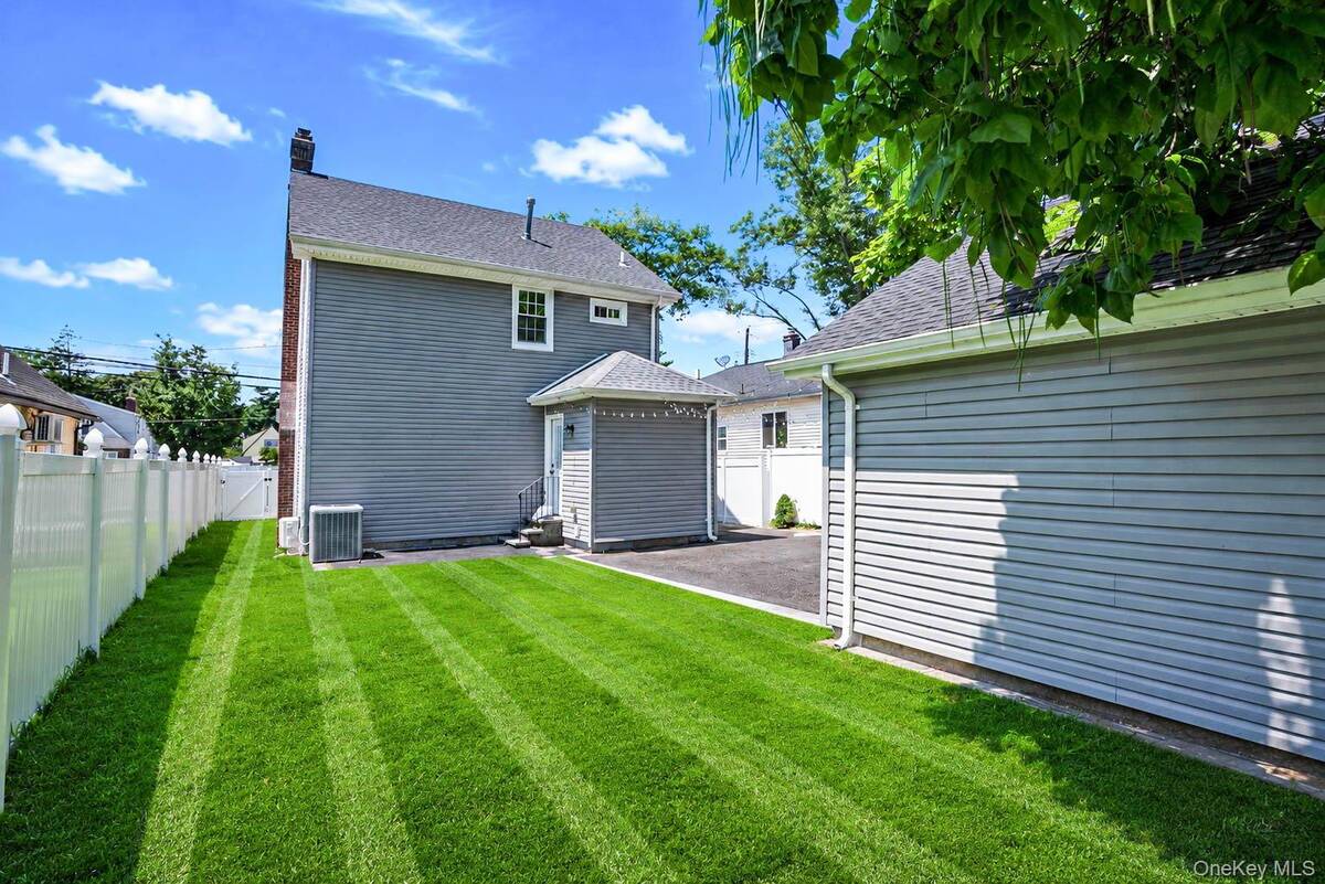 1365 Langdon Blvd, Rockville Centre, NY 11570 photo