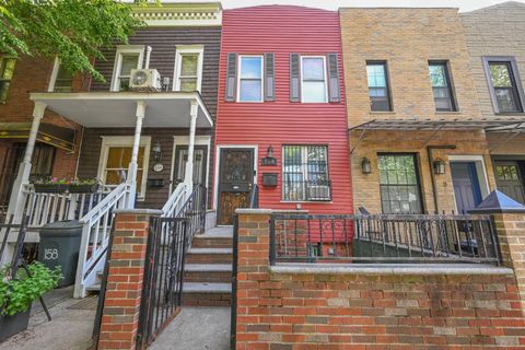 Single Family Residence in Brooklyn NY 156 10th St.jpg