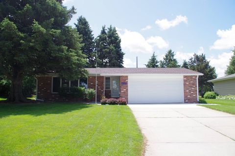 Single Family Residence in Broken Bow NE 880 Arrowhead Dr.jpg