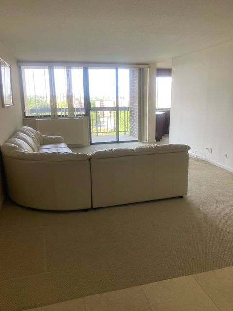 Condominium in Bayside NY 1 bay club Dr #7K.jpg
