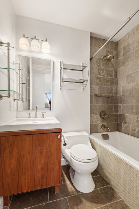 Condominium in New York NY 5 East 22nd Street #19D 8.jpg