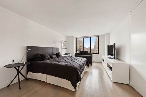 Condominium in New York NY 5 East 22nd Street #19D 5.jpg