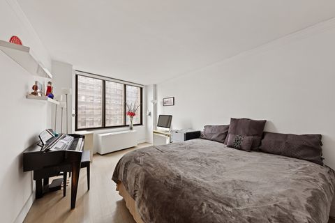 Condominium in New York NY 5 East 22nd Street #19D 7.jpg