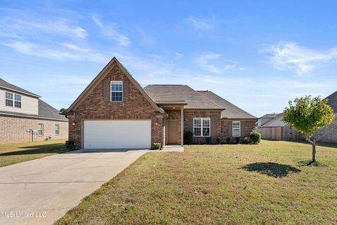 Single Family Residence in Horn Lake MS 5846 Richard Place Drive.jpg
