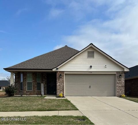 Single Family Residence in Olive Branch MS 7744 Ferndale Drive.jpg