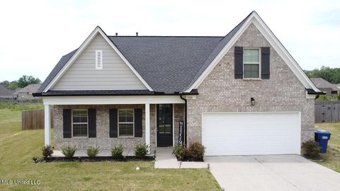 Single Family Residence in Horn Lake MS 5727 Tucker Landing Drive.jpg