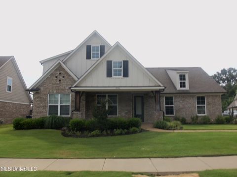 Single Family Residence in Olive Branch MS 7156 Edgewater Drive.jpg