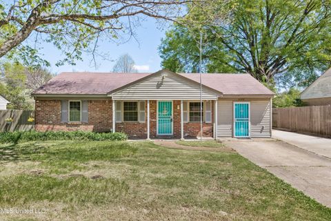Single Family Residence in Horn Lake MS 6720 Embassy Circle.jpg